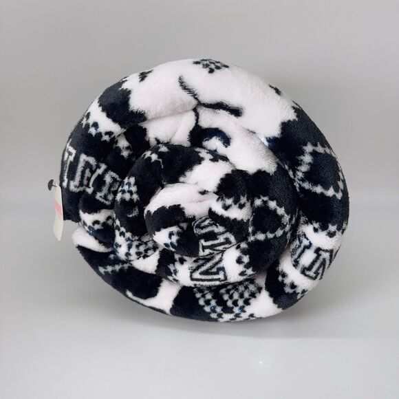 Victoria’s Secret PINK Sherpa Blanket Super Soft Plush Throw 50x60 Cozy Gift - Picture 5 of 10